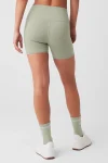 5 Airbrush High-Waist Biker Short - Limestone