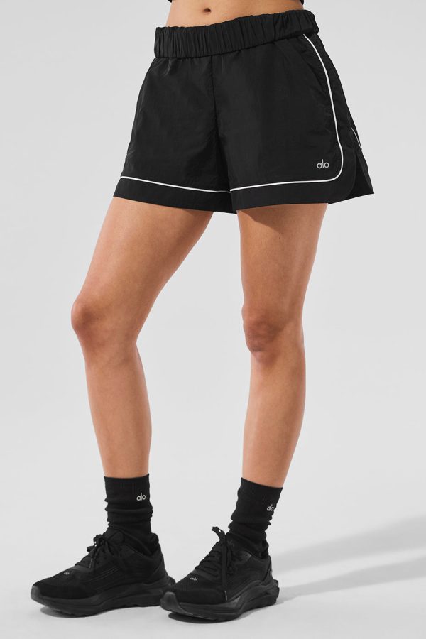 Motivate Track Short ?C Black/White